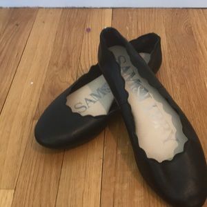 sam and libby black ruffle flats.
